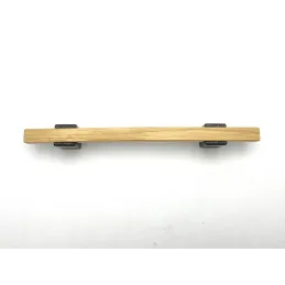 Drvena ručka ALVEA / Lakirani hrast