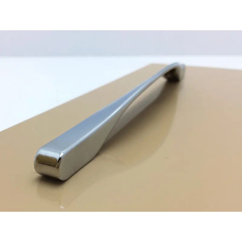 Ručka LINEAR / sjajni krom