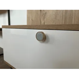 Drvena ručkica knopka ARSIA / Buk - mix trokuta