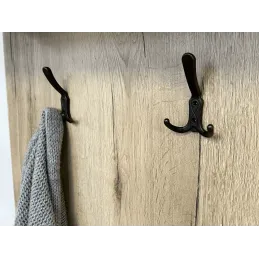 Rustikalna vješalica KARIBA / Crna bakrena