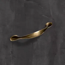 Ručka PUERTOS / Brušeni mesing