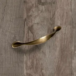 Ručka PUERTOS / Brušeni mesing