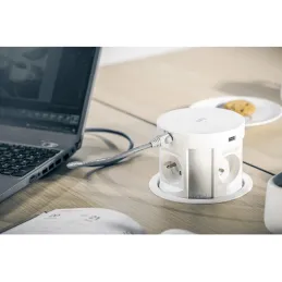 Izvlačna utičnica s bežičnim punjenjem 4x230V + 2xUSB punjenje A/C + RJ45 / Bijela