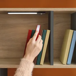 LED svjetlo ispod ormarića s senzorom pokreta KRAUS / Crna mat