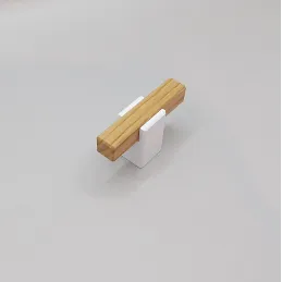 Drvena ručkica knopka LEO / Prirodni buk - bijela