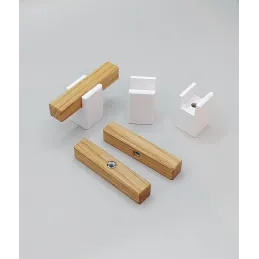 Drvena ručkica knopka LEO / Prirodni buk - bijela