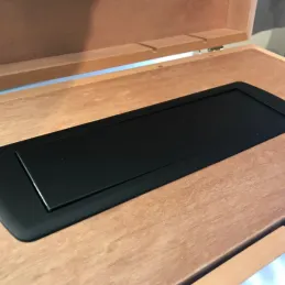 Izvlačiva električna utičnica CIZO 2x230 + 2xUSB - SCHUKO / Crna