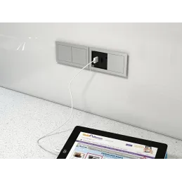 Električna utičnica VersaHit Mono 1 x 230V SCHUKO / Nehrđajući čelik