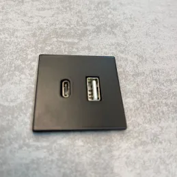 Električna utičnica USB punjač VersaPick / Crna mat