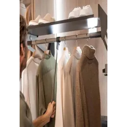 Izvlačna vješalica CONERO TOP Kessebohmer s policom / Crna