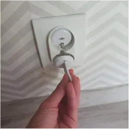 Set od 15 sigurnosnih čepova s ključem / Bijela