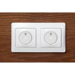 Set od 15 sigurnosnih čepova s ključem / Bijela