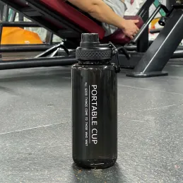 Sportska bočica za vodu FITTNESS 600ml / Crni dim