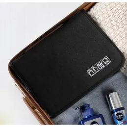 Putni organizator za kozmetiku CLEAR / Crni