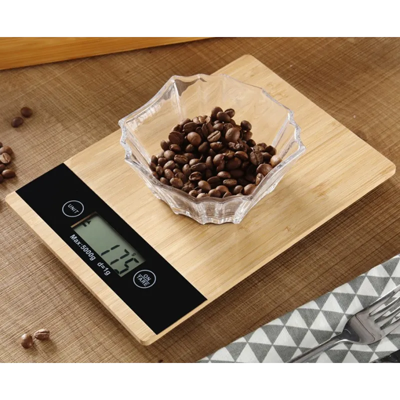 Kuhinjska vaga s LCD zaslonom 5kg / Bambusovo drvo