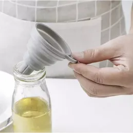 Silikonski lijevak ASTRA / Sivi