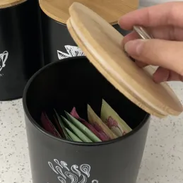 Set od 4 kuhinjskih posuda ALTERO / Crna mat