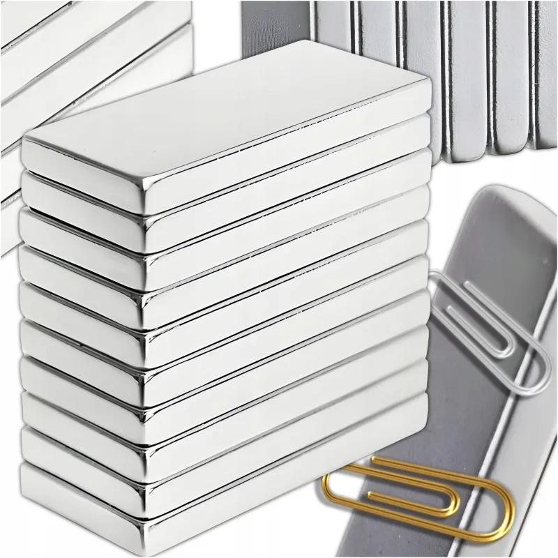 Set od 10 komada visoko-opterećujućih zidnih magneta QUADRA / Krom