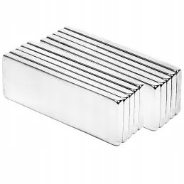 Set od 10 komada visoko-opterećujućih zidnih magneta QUADRA / Krom