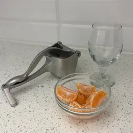 Ručni sokovnik za voće