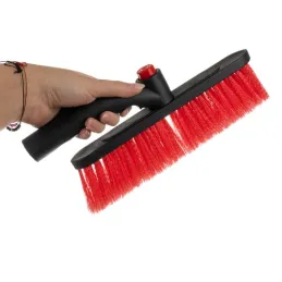 Strugalica s četkom za snijeg