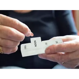 Ekskluzivni organizator i dozator za lijekove VITAL / Bijeli