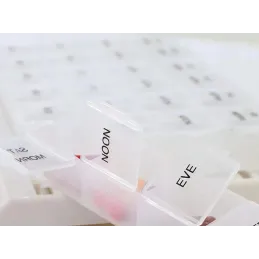 Ekskluzivni organizator i dozator za lijekove VITAL / Bijeli