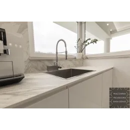 Kompaktna radna ploča KRONOSPAN VENATO K023 / Bijela jezgra