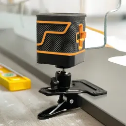 Križni laserski nivelir s postoljem