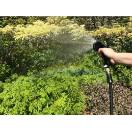 Fleksibilno crijevo za zalijevanje vrta s nastavkom za prskanje / Crna