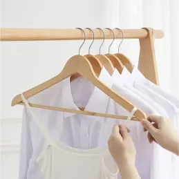 Sada od 10 komada drvenih vješalica za odjeću / Prirodno drvo