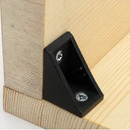 Veliki PVC kutni konektor / Crna