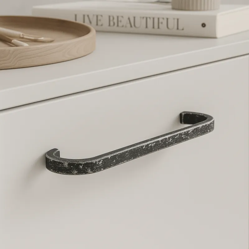 Ručka SANDRA / Crna vintage