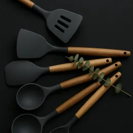 Set od 11 komada kuhinjskog pribora / Crna - prirodno drvo