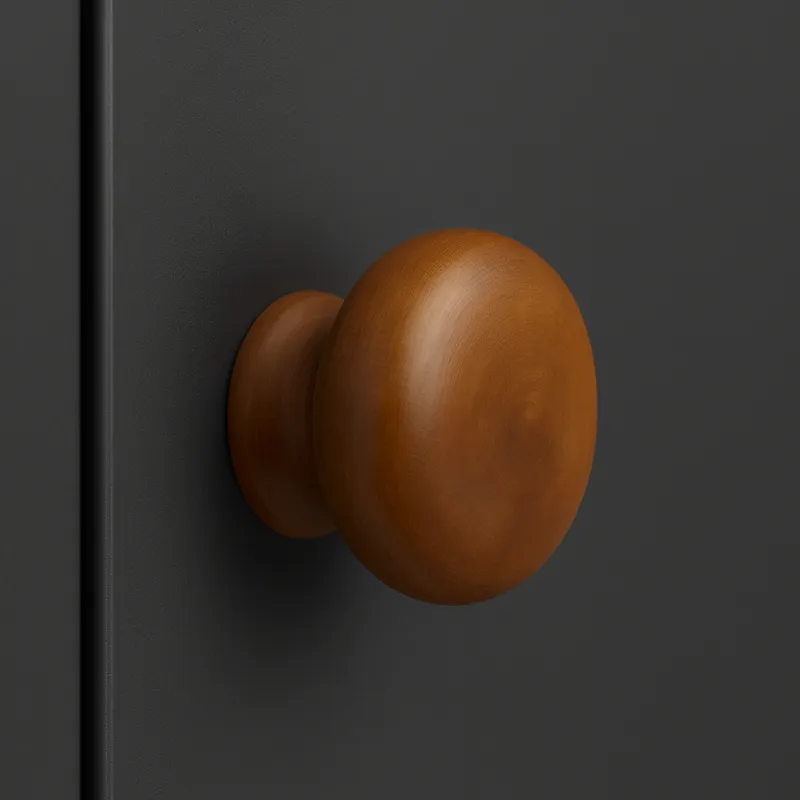 Drvena ručkica knop NADIN / Svijetli lakirani orah