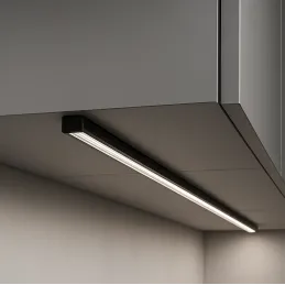 Aluminijska letvica MAXX za LED rasvjetu s prozirnim poklopcem / Crna