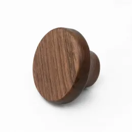 Drvena ručkica knopka ALICA / Američki orah lakiran
