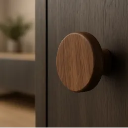Drvena ručkica knopka ALICA / Američki orah lakiran