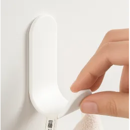 Naljepiva plastična vješalica SIX / Bijela