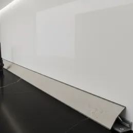 Tesnilna letvica EGGER Pietra Fanano Svijetlo siva / F230