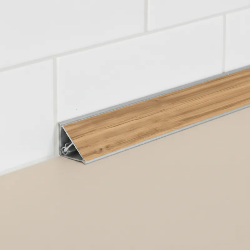 Tesnička letvica KRONOSPAN Hrast Baroque zlatni / K535 RW