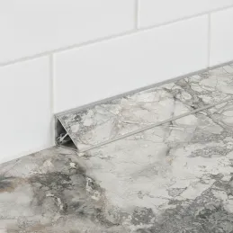 Tesnička letvica KRONOSPAN Mramor Iceberg Bijeli / K552