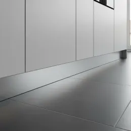 Plastični kuhinjski sokl PAX / Brušeni aluminij