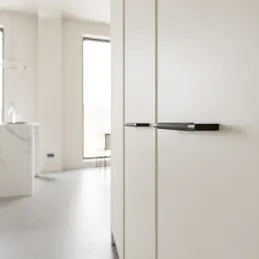 Ručka INDUST / Crna mat