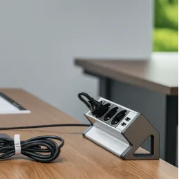 Interijer utičnica za stol DESK 3x230V + 2xUSB punjenje / Nehrđajući čelik