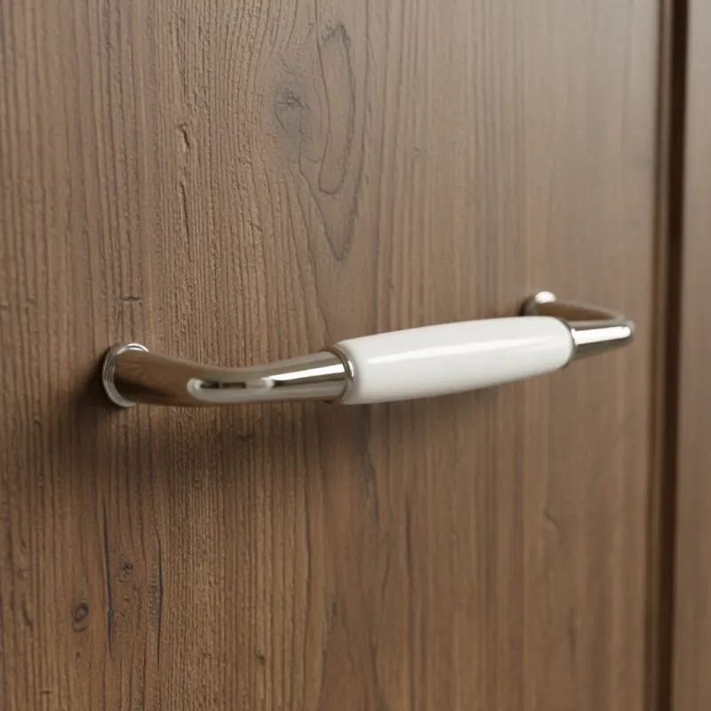 Ručka BLANCA / Sjajni krom - Bijeli porculan