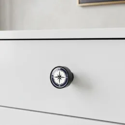 Drvena ručka knopka ARSIA / Crna - motiv kompas