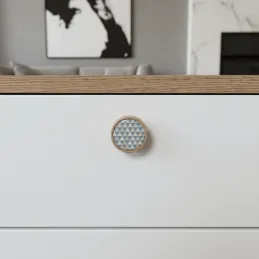 Drvena ručkica knopka ARSIA / Buk - mix trokuta