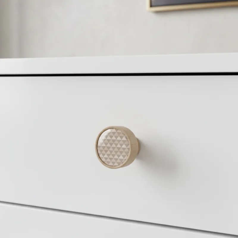 Drvena ručkica knopka ARSIA / Buk - bež trokuti