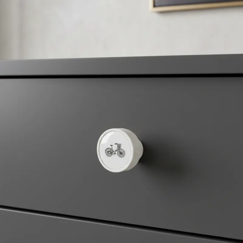 Drvena ručkica gumb ARSIA / Bijela - motiv bicikl